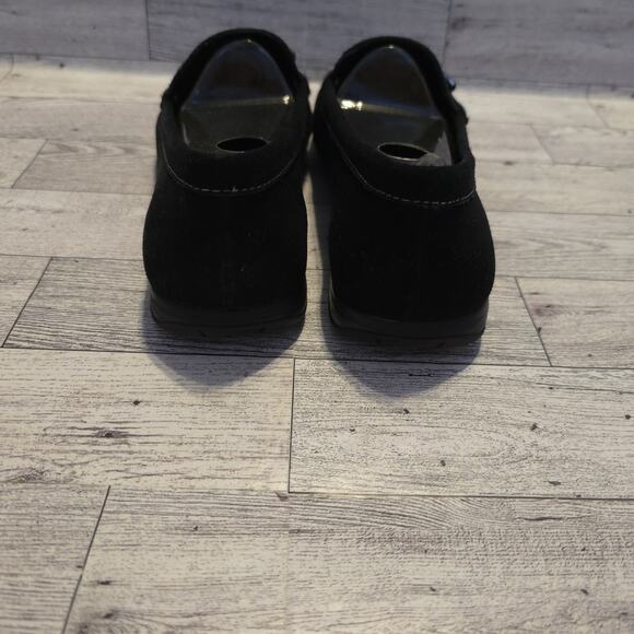 Etienne Aigner Womens 6M Black Suede Loafers Slip Ons Patricia Shoes - Picture 3 of 9